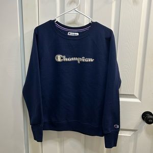 Champion Women’s Medium Crewneck Sweatshirt Navy Blue Champion Logo